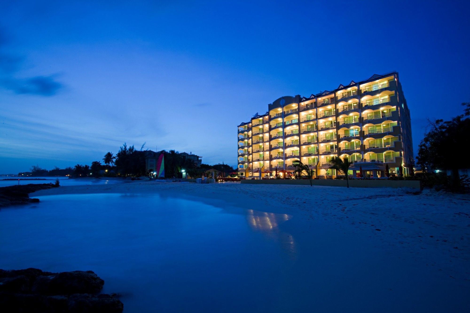 Ocean Two Resort - Breakfast Included By Ocean Hotels Saint Lawrence Gap 外观 照片