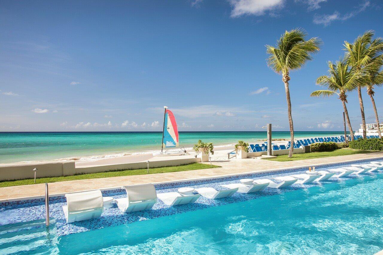 Ocean Two Resort - Breakfast Included By Ocean Hotels Saint Lawrence Gap 外观 照片